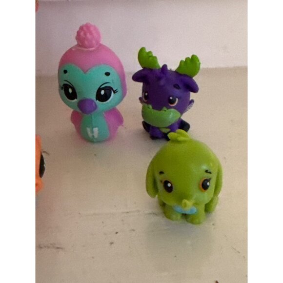 Hatchimals Pixie Royal Snow Ball Playset With 8 Figures & Accessories - Picture 5 of 8